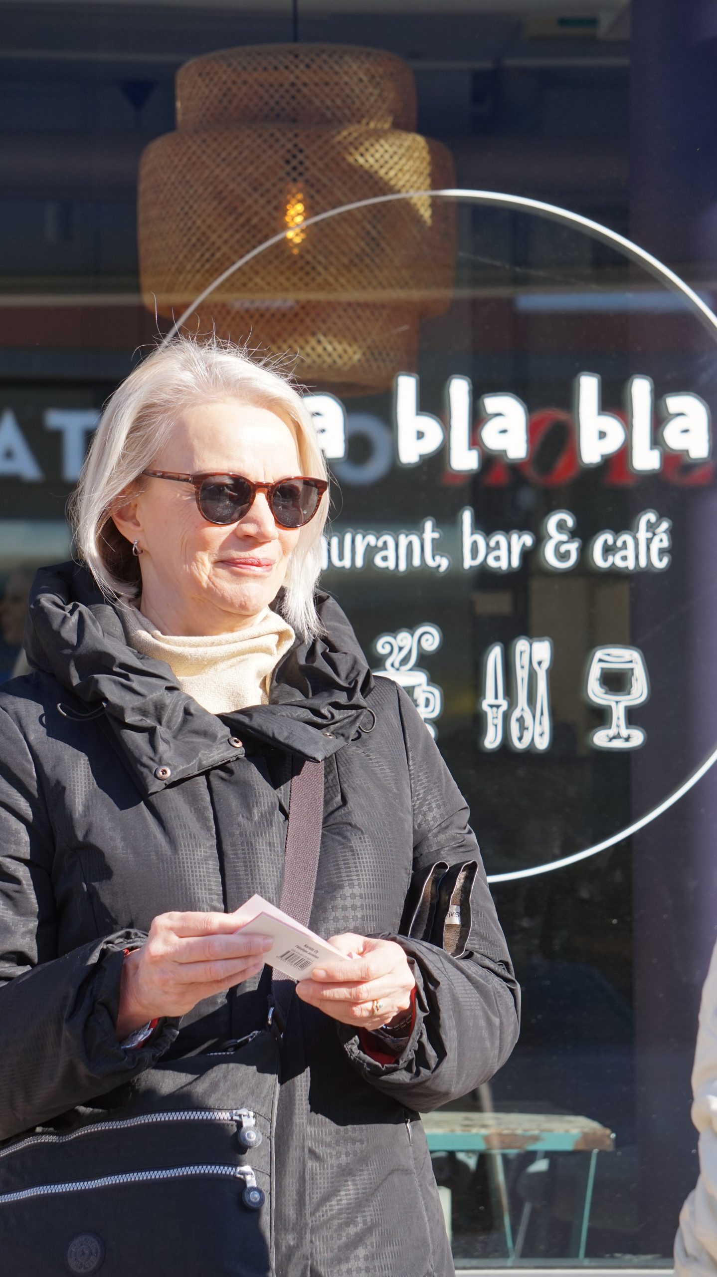 Kuvatunnelmia: Valtuutettuja kahvila Bla bla blassa 4.2.
